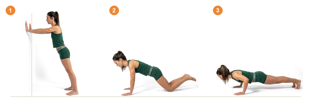 Sheila haciendo la misma flexión en tres niveles: contra la pared, con las rodillas apoyadas y completa
